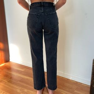 A&F 90's Straight Ultra High Rise Jeans 🖤
